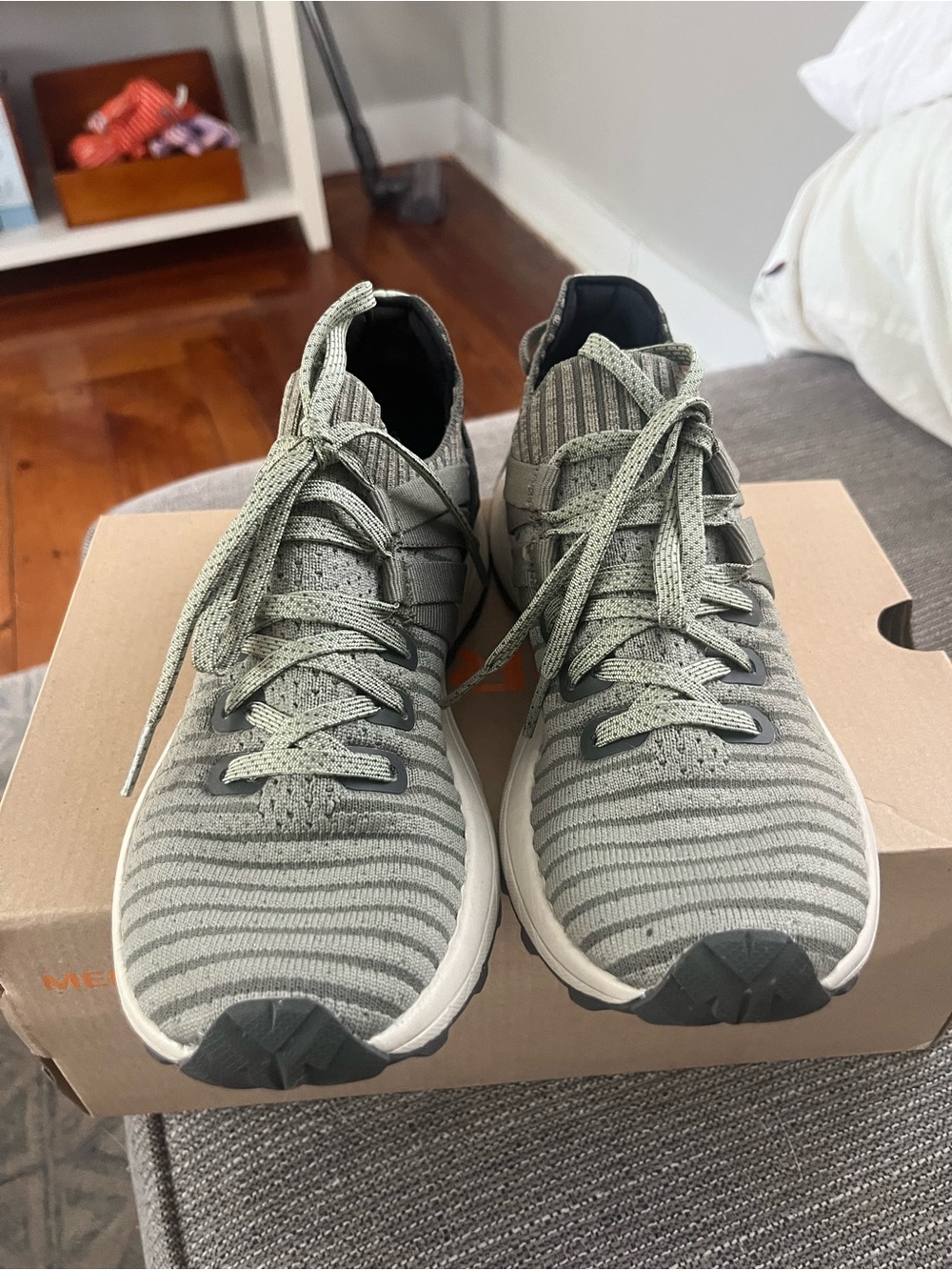 EUC Merrell Sneakers 6.5